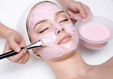 GREEN APPLE Beauty Parlor is a known beauty salon and spa at mukkam, kozhikode. our salon has many satisfied customers for its top quality beauty, makeup and spa services. our beauty salon is specialized in bridal, party and occasional traditional makeup services